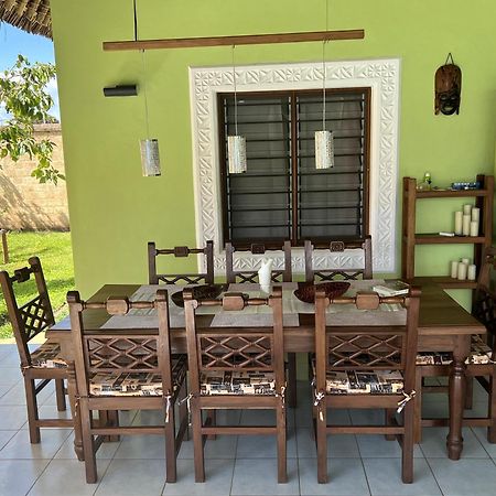 Paradiesische Villa Maisha Mazuri Mit Pool. Terrasse Und Personal Diani Beach Exteriör bild