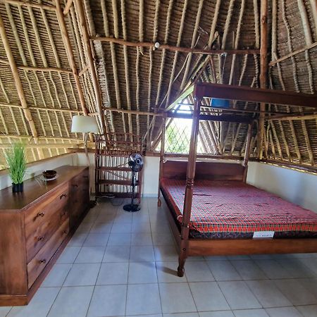 Paradiesische Villa Maisha Mazuri Mit Pool. Terrasse Und Personal Diani Beach Exteriör bild