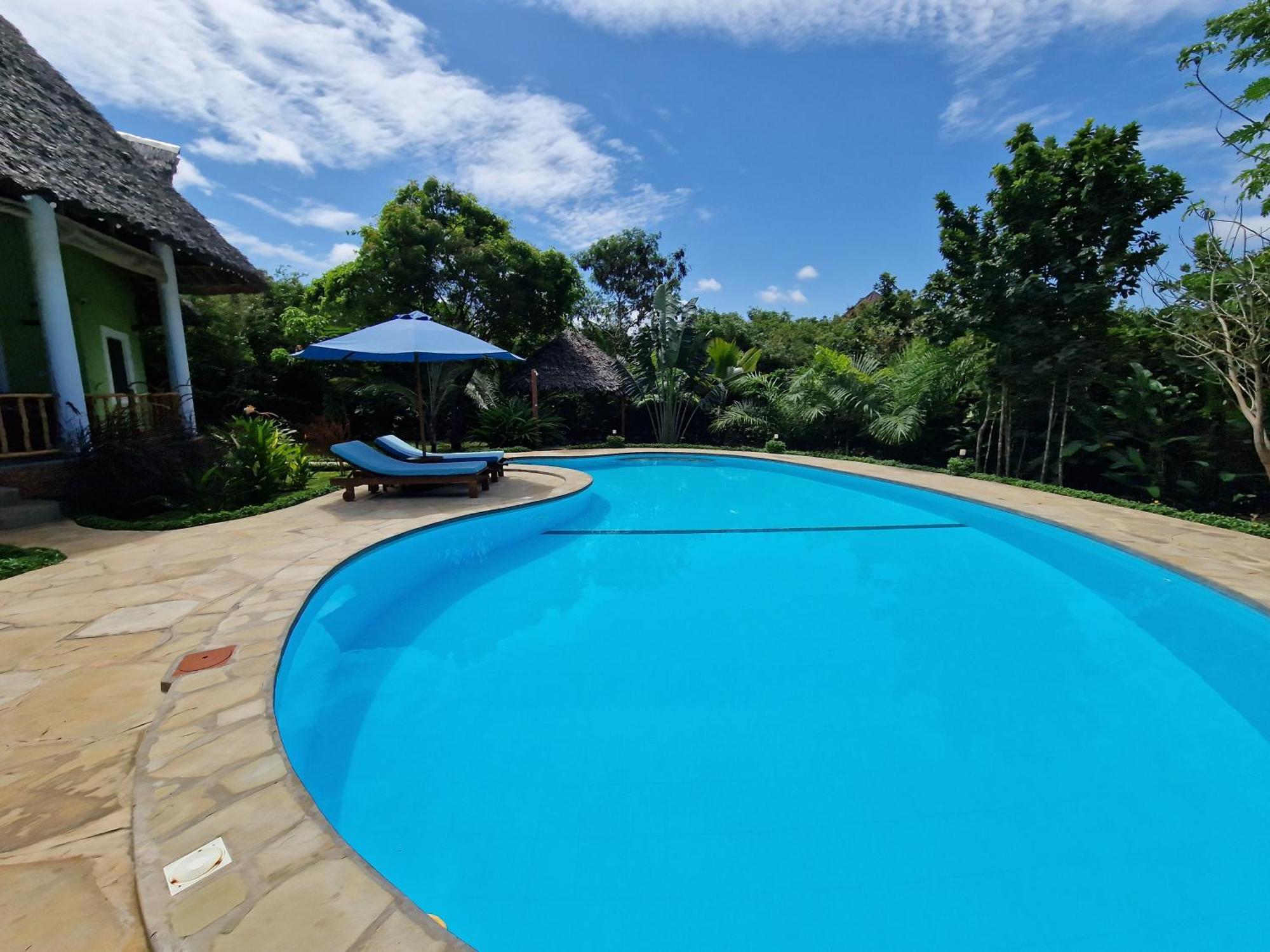 Paradiesische Villa Maisha Mazuri Mit Pool. Terrasse Und Personal Diani Beach Exteriör bild