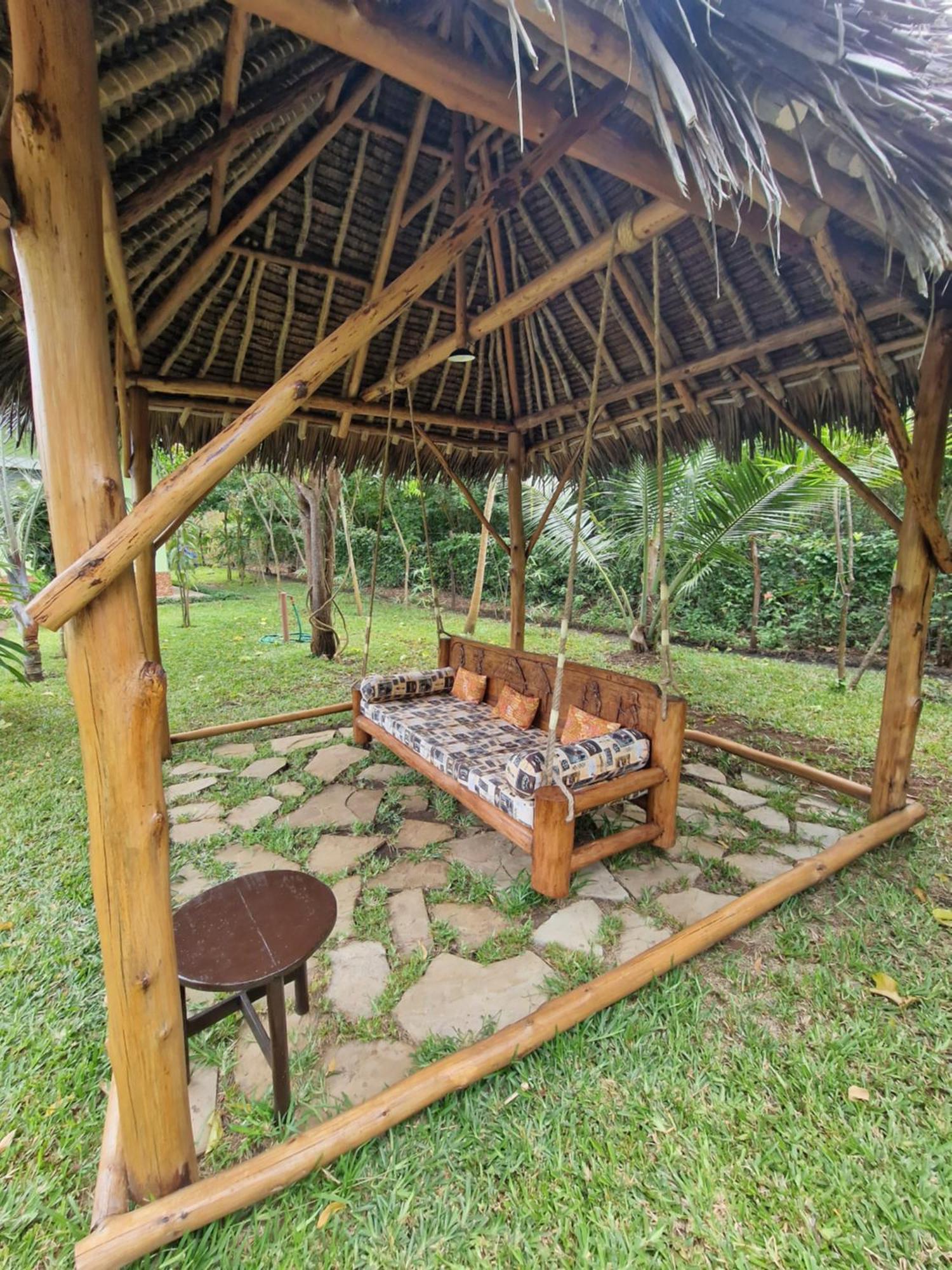 Paradiesische Villa Maisha Mazuri Mit Pool. Terrasse Und Personal Diani Beach Exteriör bild