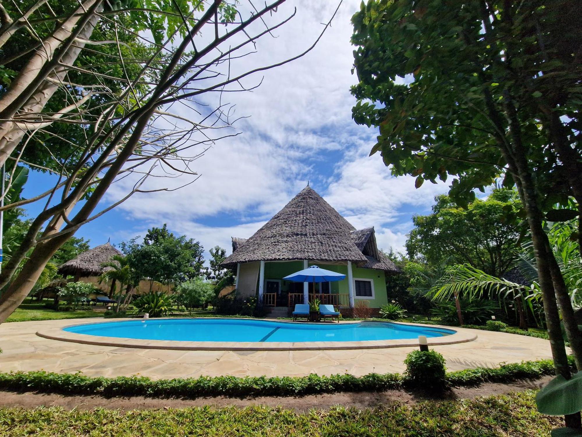 Paradiesische Villa Maisha Mazuri Mit Pool. Terrasse Und Personal Diani Beach Exteriör bild
